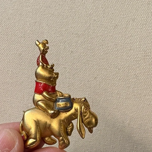 Vintage Disney Gold tone Winnie the Pooh, piglet, and Eeyore Brooch - Picture 3 of 3